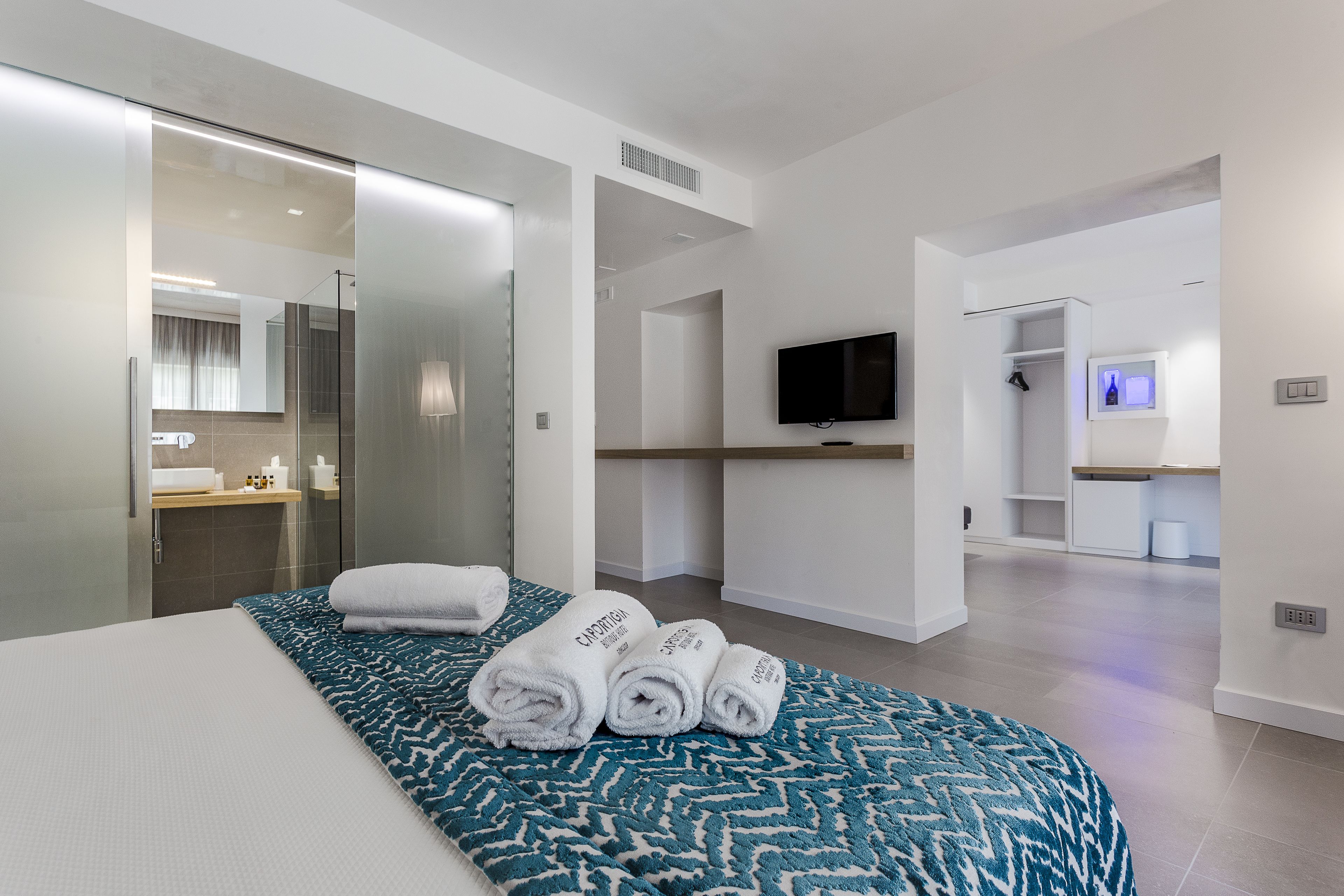 1 bedroom, minibar, in-room safe, individually decorated