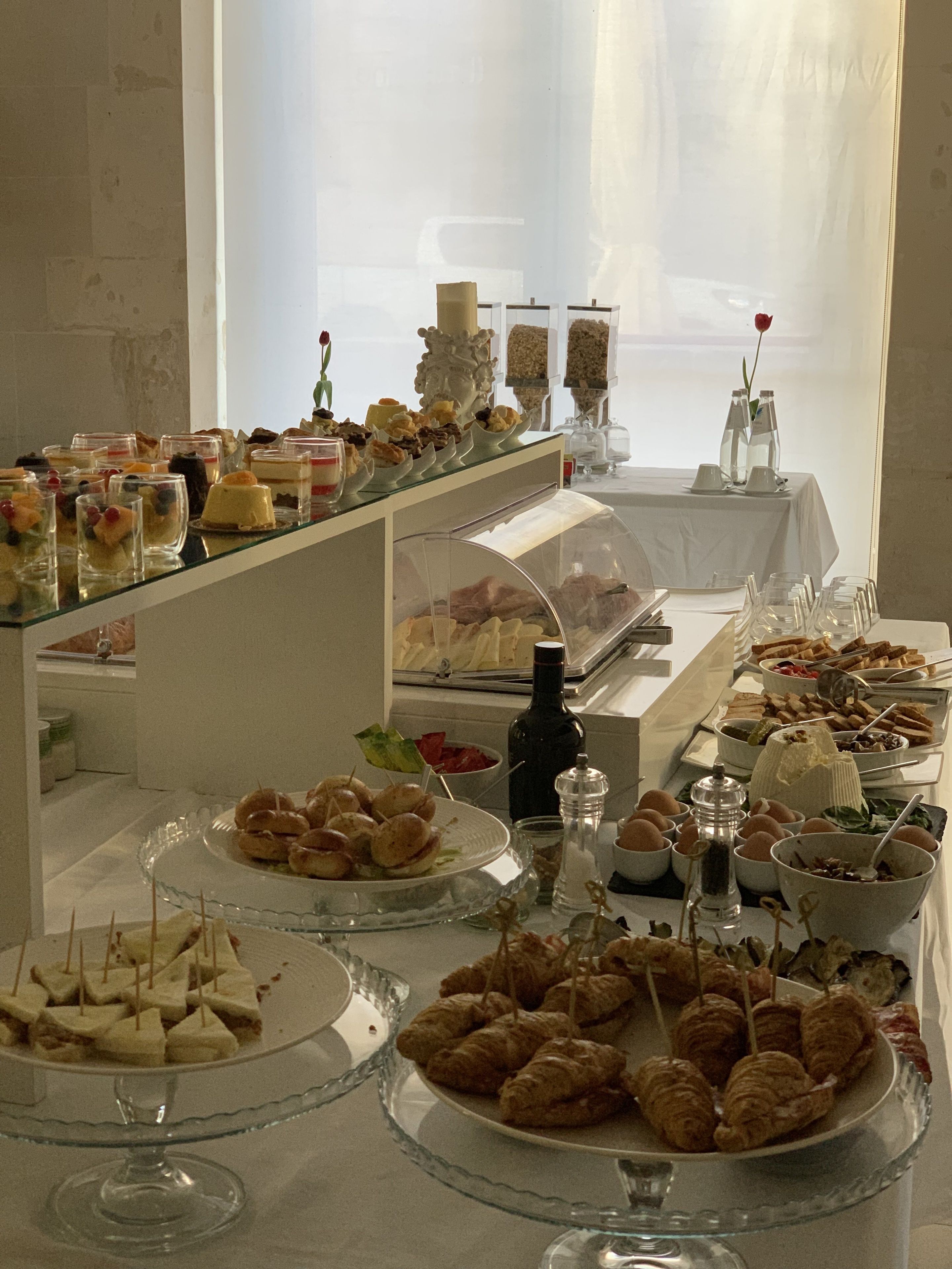 daily buffet breakfast (eur 25 per person)