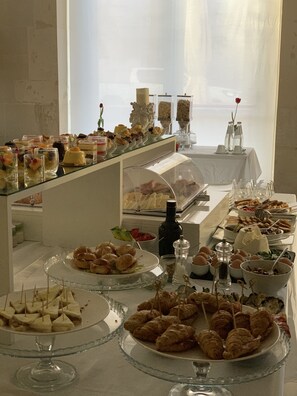 Daily buffet breakfast for a fee - Caportigia Boutique Hotel (Syracuse)