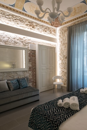 Superior Room, City View | Minibar, in-room safe, individually decorated, individually furnished - Caportigia Boutique Hotel (Syracuse)