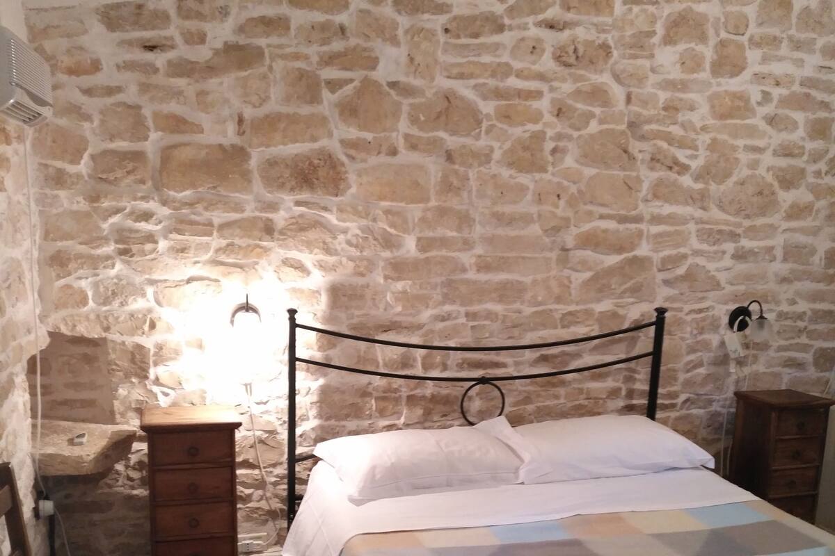 Standard Double Room | In-room safe, individually decorated, individually furnished