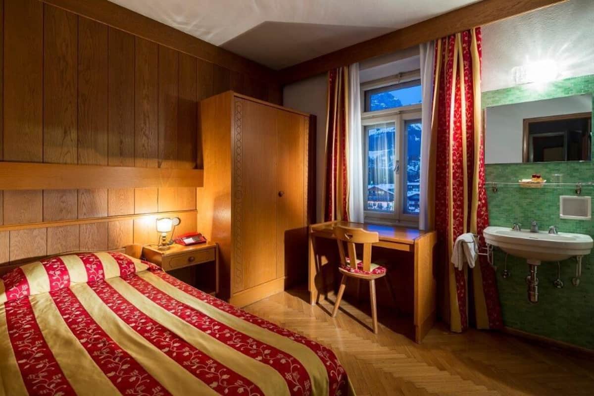 room, 2 bedrooms, connecting rooms | down duvets, in-room safe, individually decorated