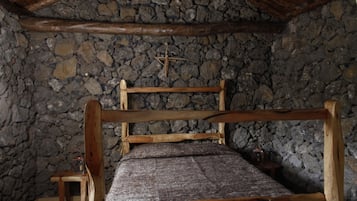 Casa tradicional, 1 quarto | 1 quarto, cofres nos quartos, escrivaninha, quartos à prova de som