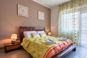 Desk, free WiFi, bed sheets - Oasi Verde a San Pietro (Rome)