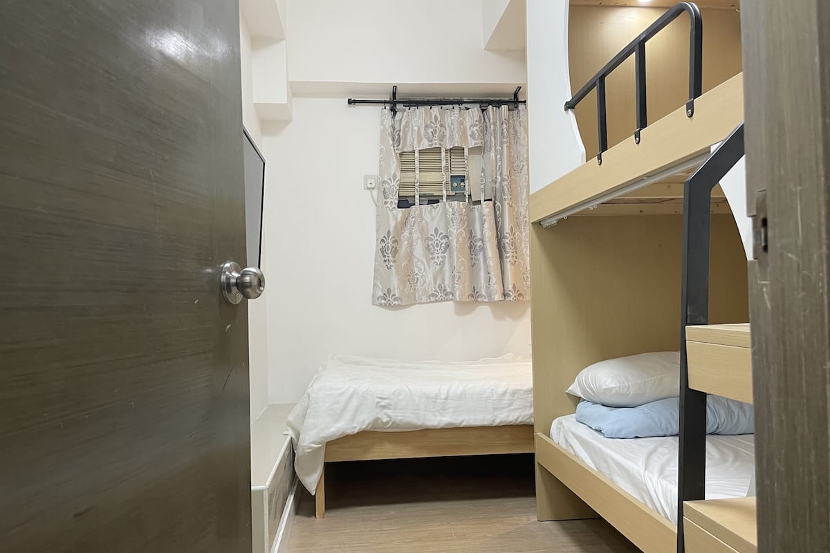 Basic Triple Room, Multiple Beds | Free WiFi, bed sheets, wheelchair access