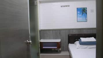 Habitación individual básica, 1 cama individual | Wifi gratis, ropa de cama y acceso para silla de ruedas