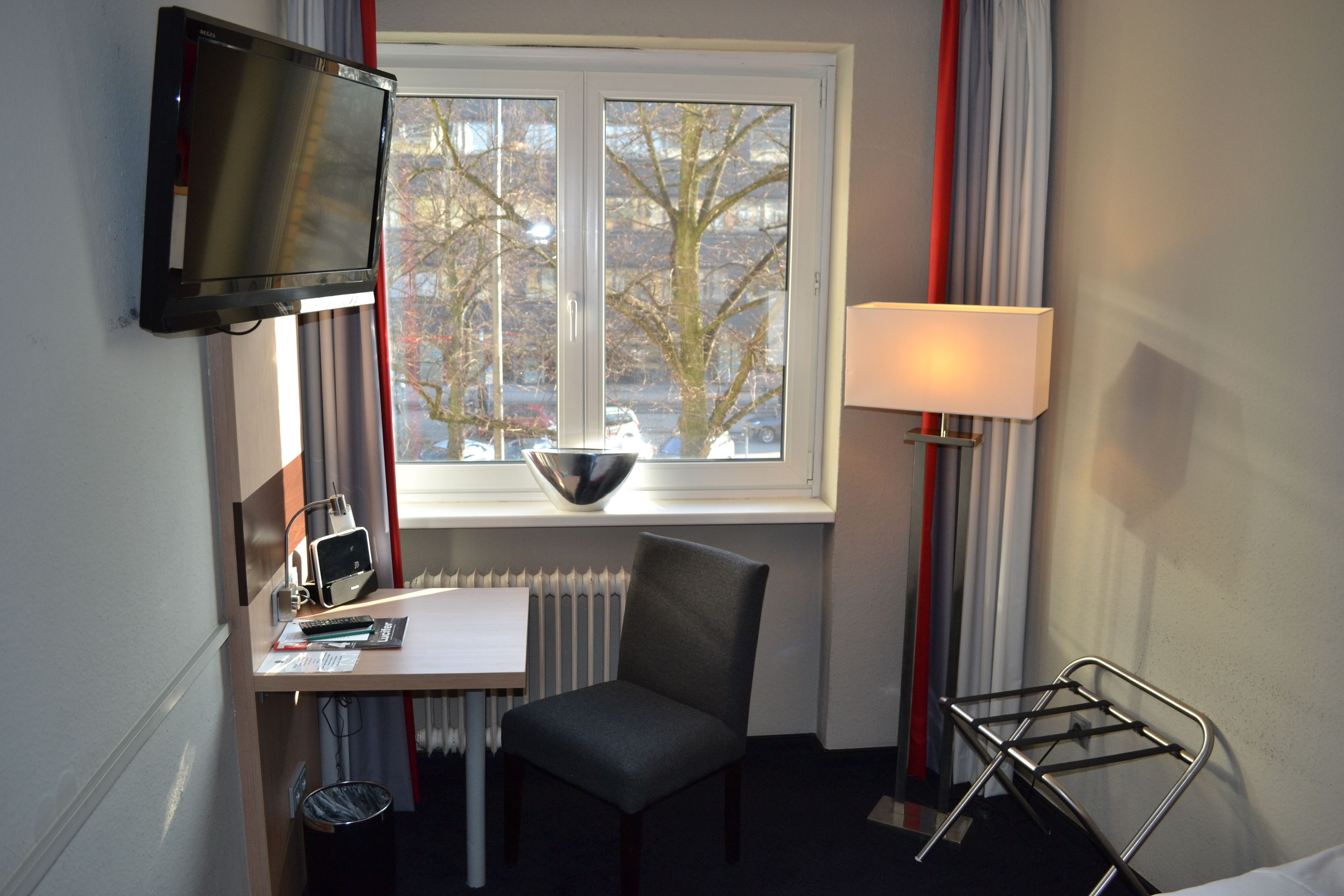 double room | hypo-allergenic bedding, in-room safe, desk, iron/ironing board