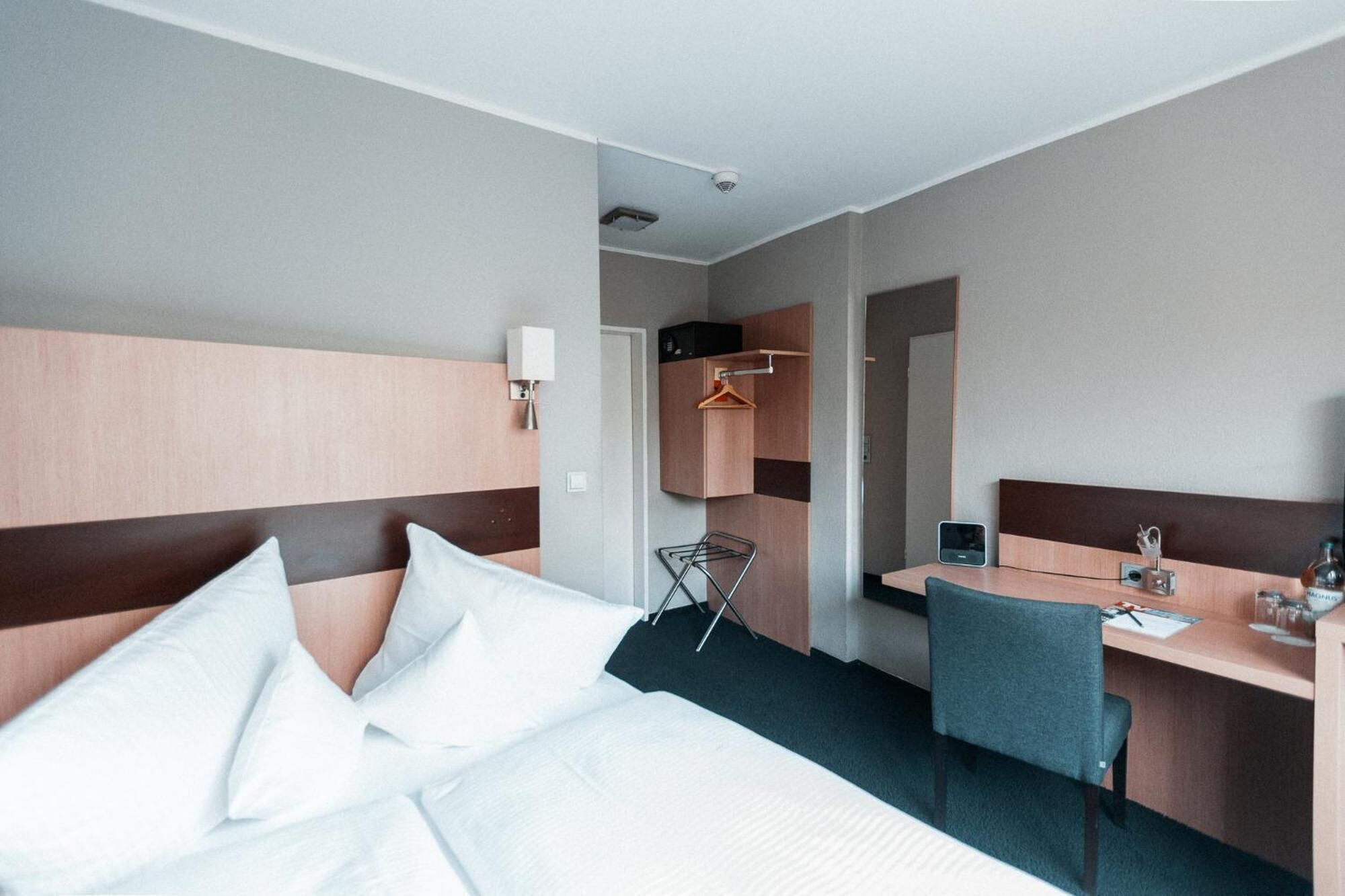 hypo-allergenic bedding, in-room safe, desk, iron/ironing board