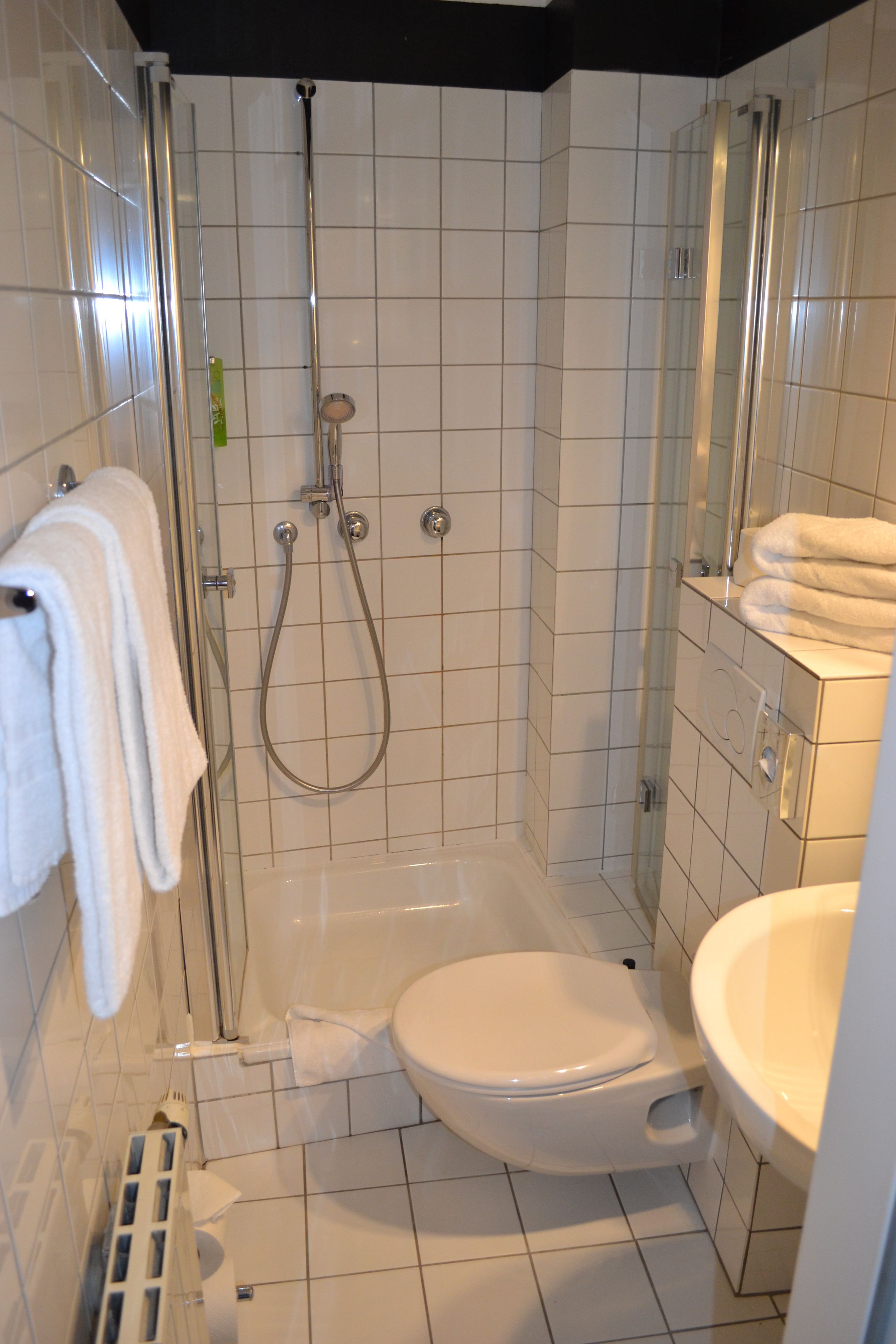 small double room | bathroom | shower, free toiletries, hair dryer, towels