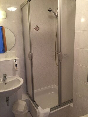 Hair dryer, towels - Residenz Hotel Paulsdorfer Hof (Dippoldiswalde)