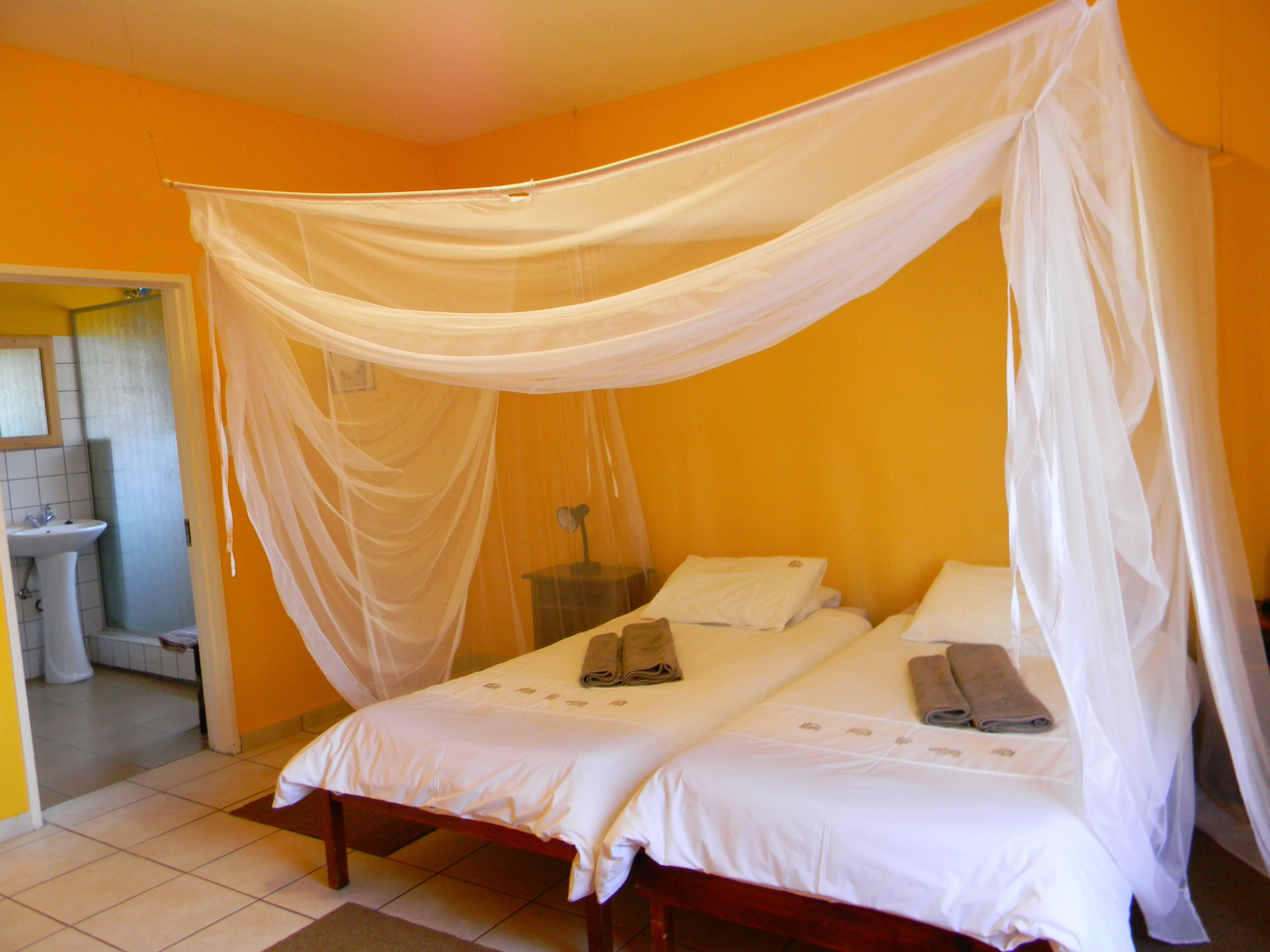 Standard-Zweibettzimmer | Zimmersafe, Schreibtisch, WLAN