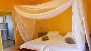 Standard-Zweibettzimmer | Zimmersafe, Schreibtisch, WLAN