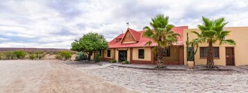 Fachada da propriedade