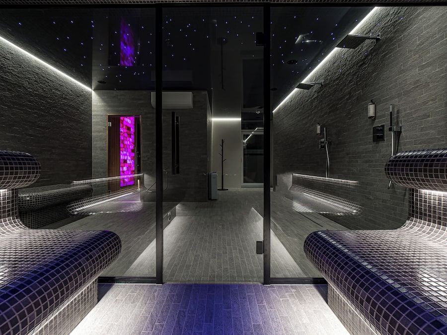 Couples treatment room(s), sauna, hot tub, steam room, body treatments