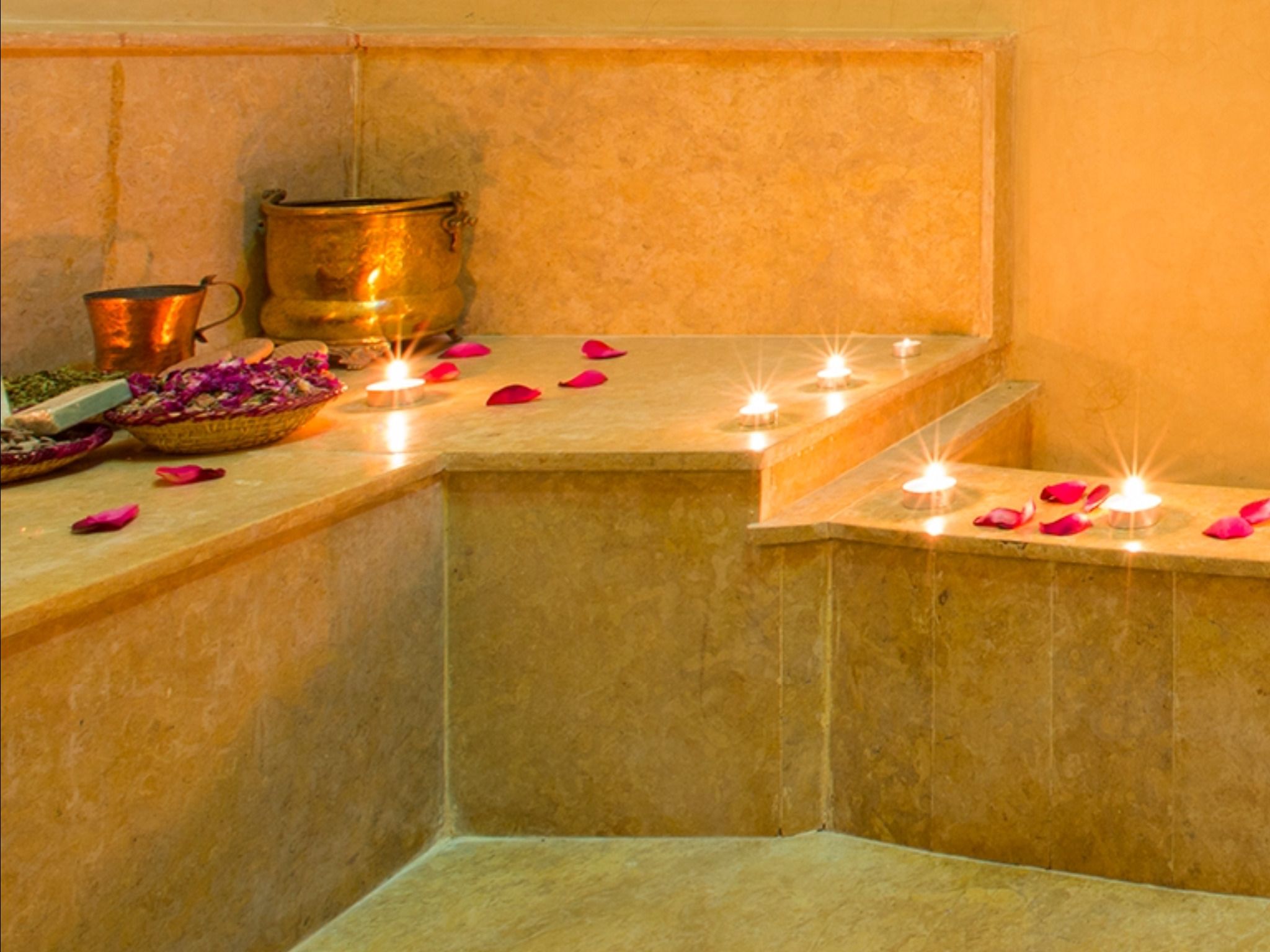 トルコ風呂 / ハマム、ボディ トリートメント、ホットストーンマッサージ、ボディラップ、ボディスクラブ、フェイシャル トリートメント