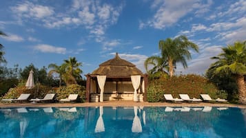 Outdoor pool, sun loungers