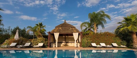 Outdoor pool, sun loungers