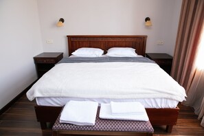 Minibar, in-room safe, desk, soundproofing