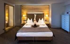 Junior Suite | Minibar, in-room safe, cribs/infant beds, free WiFi - Hotel La Perla Wellness & Beauty (Canazei)