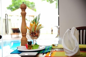 Breakfast, lunch, dinner served; local and international cuisine