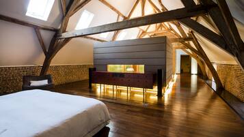 Premium Loft | Premium bedding, down duvets, individually decorated