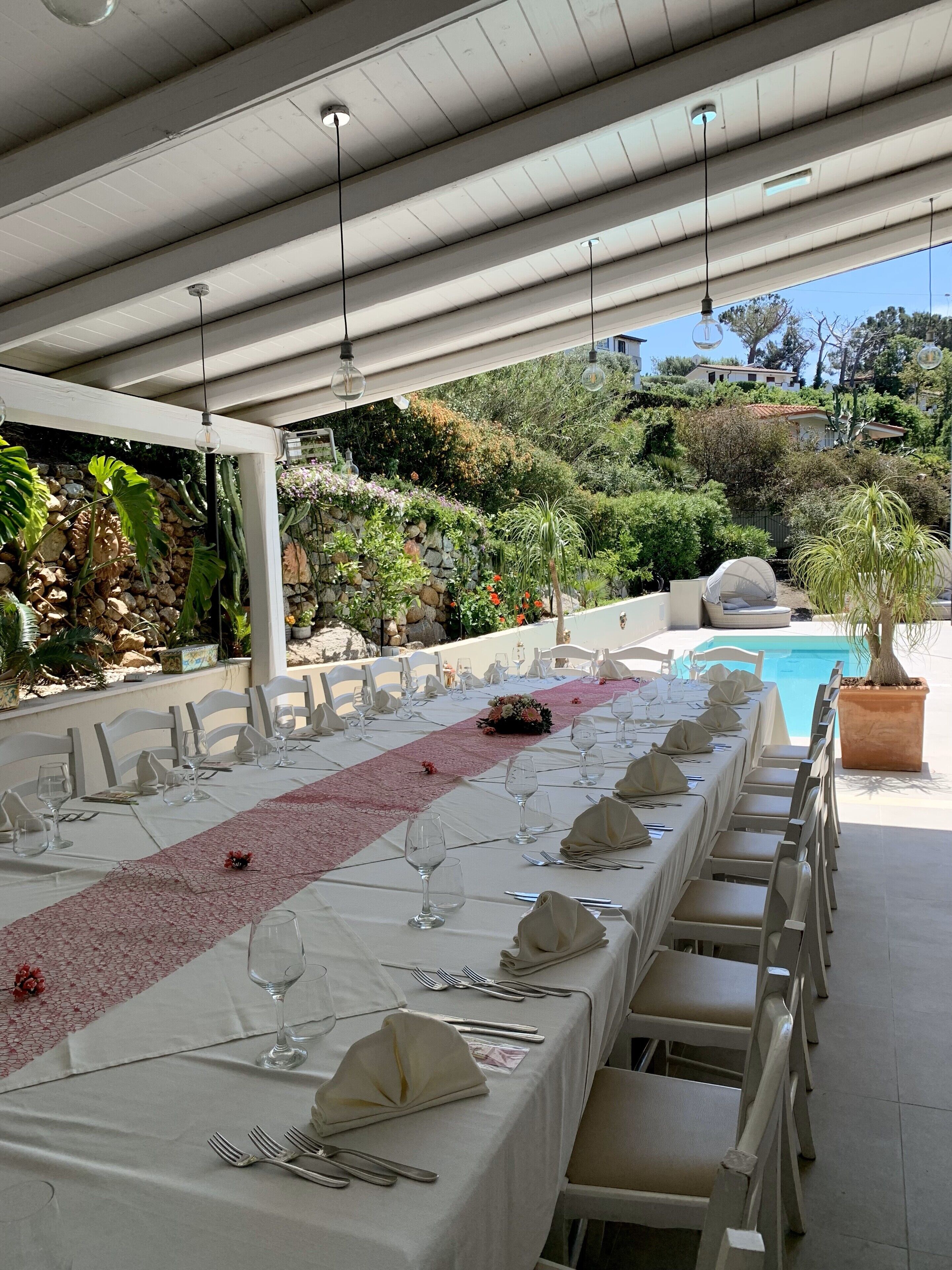 Servizio di colazione, pranzo e cena