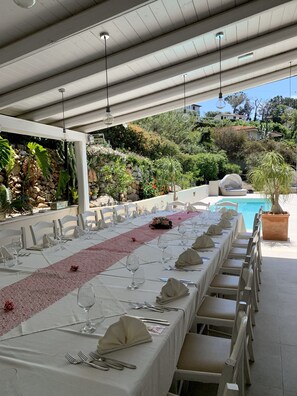 Breakfast, lunch and dinner served  - Hotel Mercurio (Joppolo)