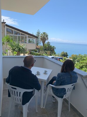 Terrace/patio - Hotel Mercurio (Joppolo)