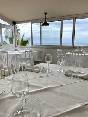 Breakfast, lunch and dinner served - Hotel Mercurio (Joppolo)