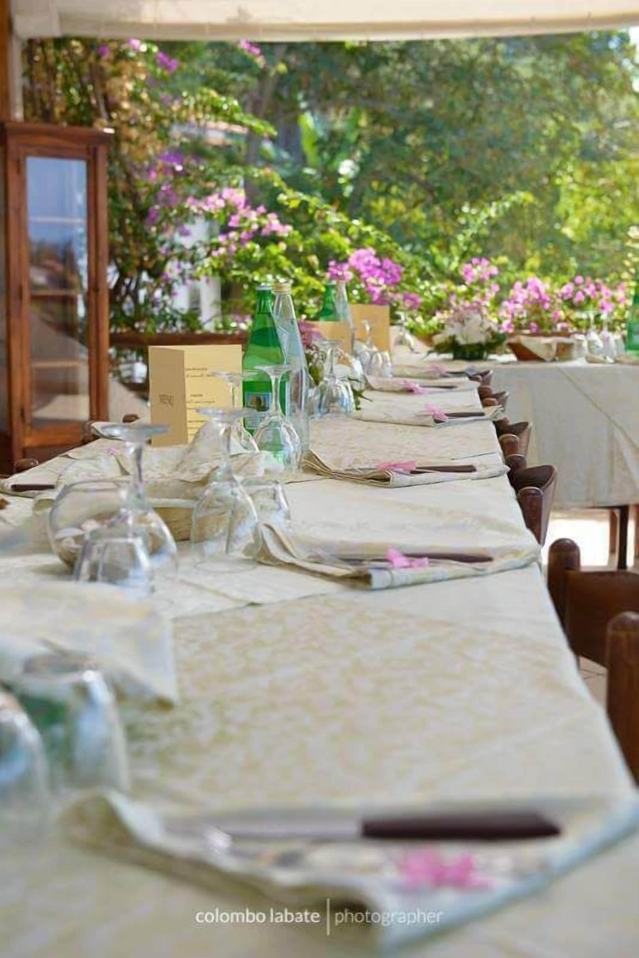 Servizio di colazione, pranzo e cena