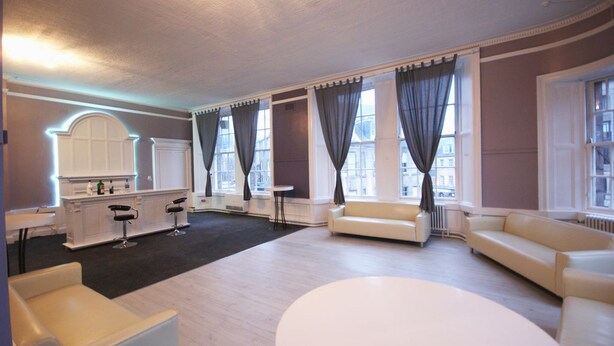 Apartment (Party Palace) | Living room | Flat-screen TV - Princes Street Party Palace Edinburgh (Edinburgh)