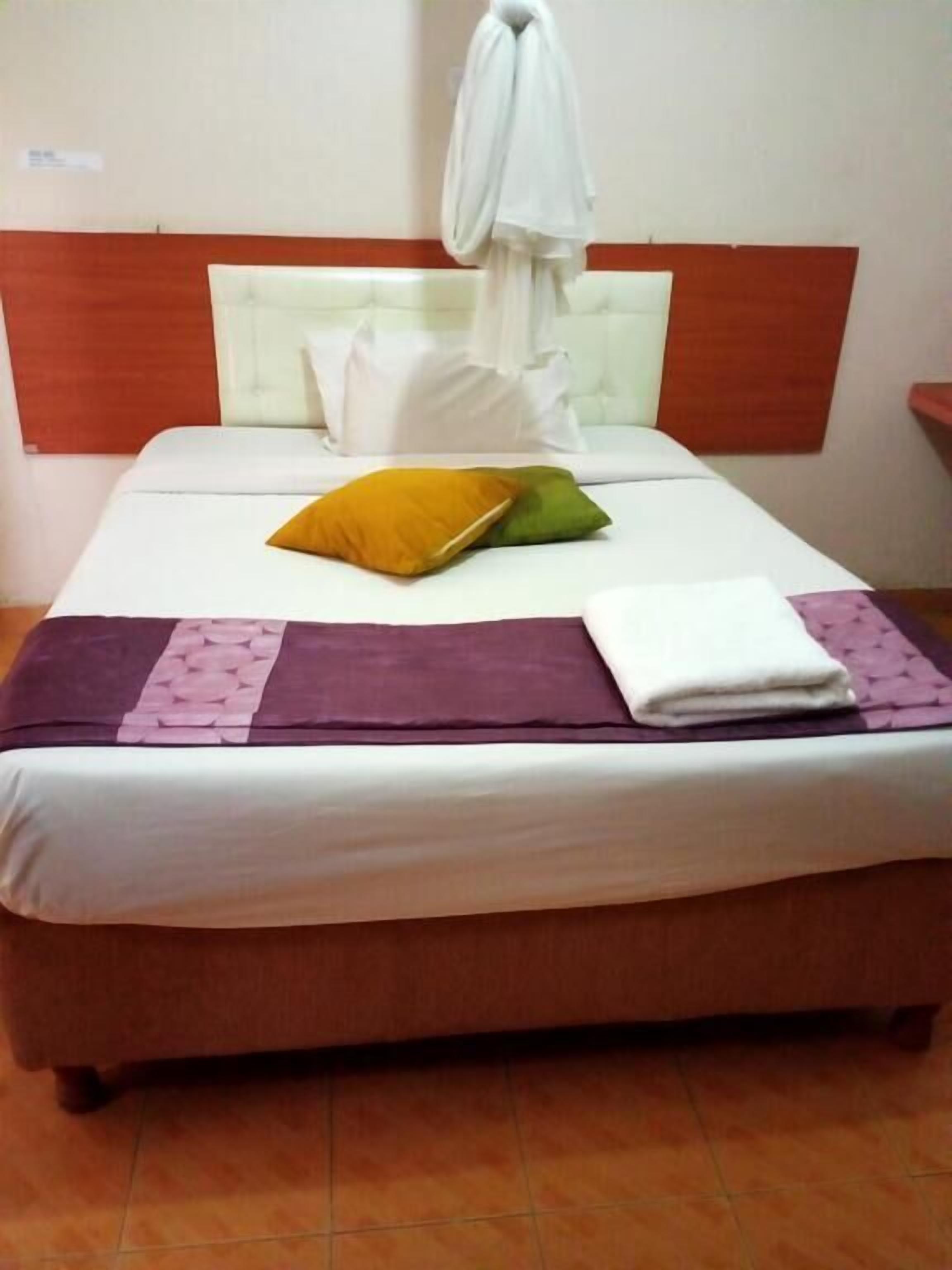 Deluxe-Doppelzimmer, 1 Doppelbett, Blick auf den Weinberg | Hochwertige Bettwaren, individuell eingerichtet, Schreibtisch