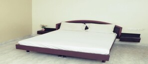 Premium bedding, in-room safe, desk, free rollaway beds