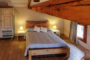 Desk, free WiFi, bed sheets, wheelchair access