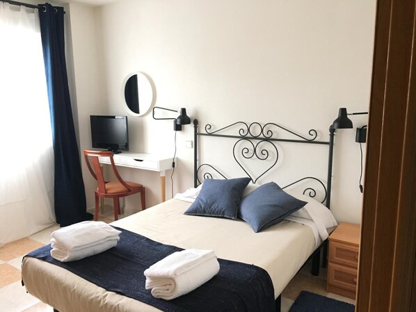 Desk, blackout curtains, free WiFi