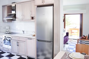 Deluxe Apartment, 1 Bedroom, Sea Facing | Private kitchen