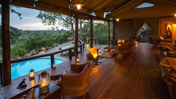 Bar lounge