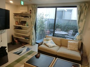 Interior entrance - Plage yuigahama (Kamakura)