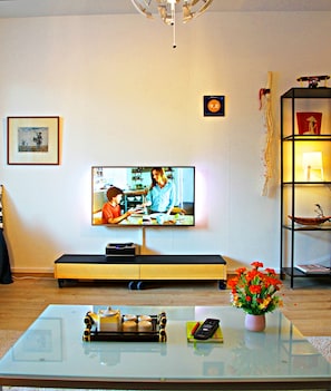 Living area - Wonderful Helsinki Apartment (Helsinki)