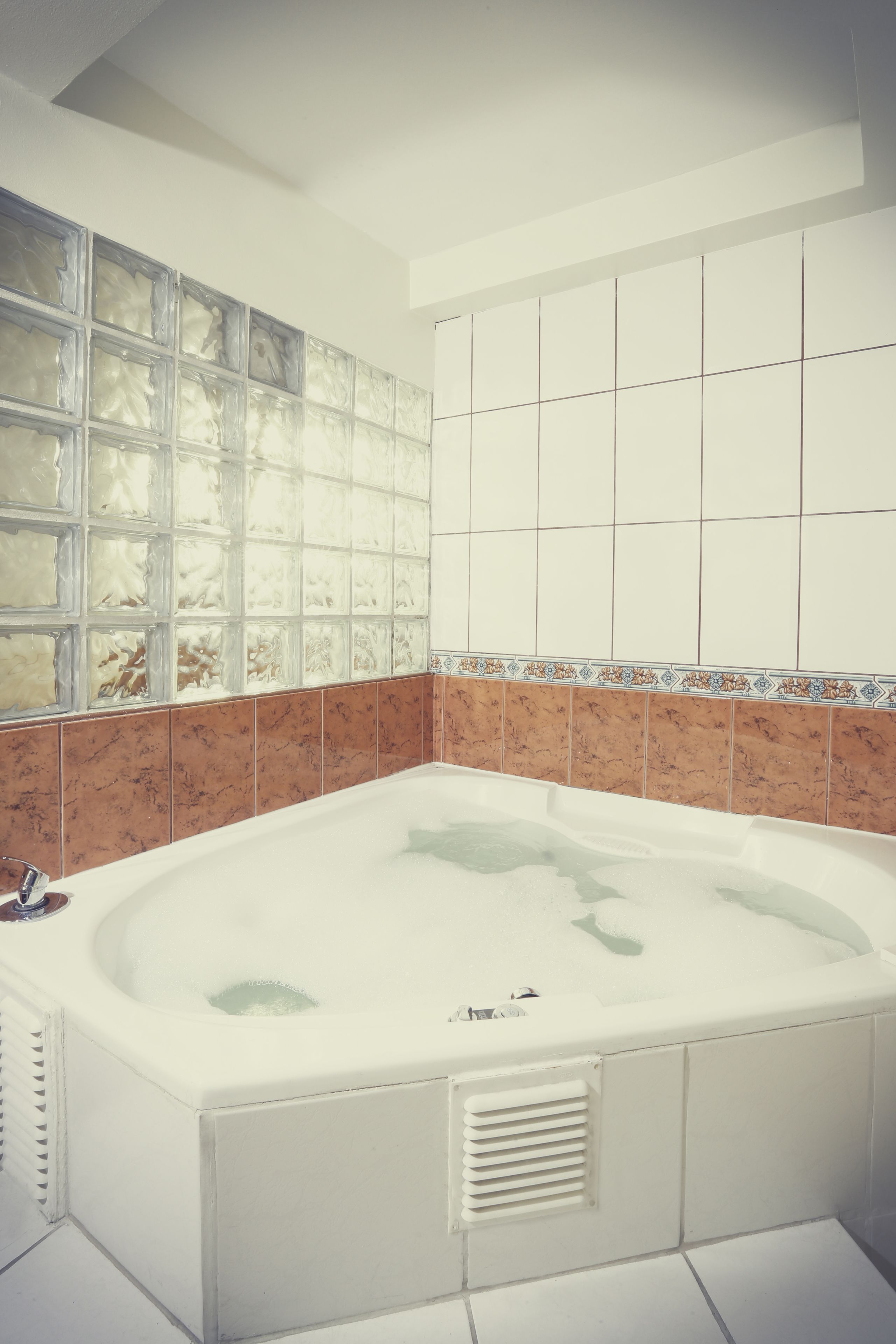 Ducha, artículos de tocador gratuitos, secador de pelo, toallas