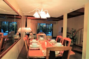 Townhome, 2 Bedrooms | Dining room