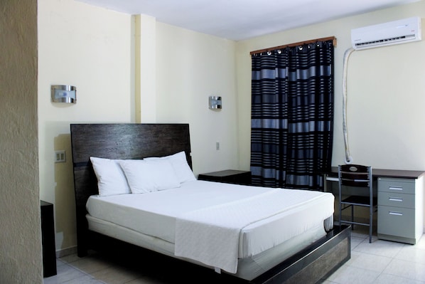 Standard Room | Laptop workspace, iron/ironing board, free WiFi, bed sheets