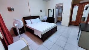 Laptop workspace, iron/ironing board, free WiFi, bed sheets