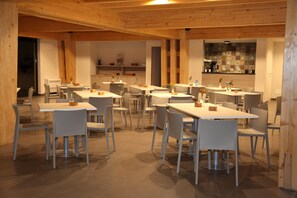 Tägliches inbegriffenes Frühstücksbuffet