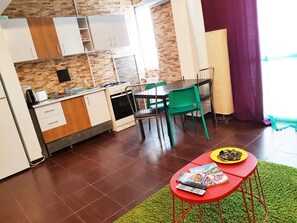 Superior One Bedroom Suite - Downtown | Desk, iron/ironing board, rollaway beds, free WiFi - PGS Downtown apartments (Bucharest)