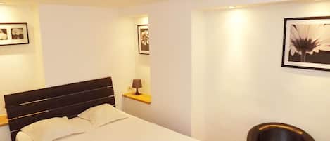 Studio Suite, 1 Double Bed (Downtown)