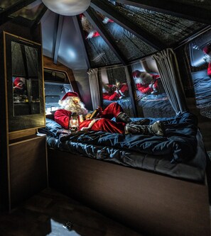 Panorama studio suite | Geluiddichte muren, een strijkplank/strijkijzer, gratis wifi, beddengoed