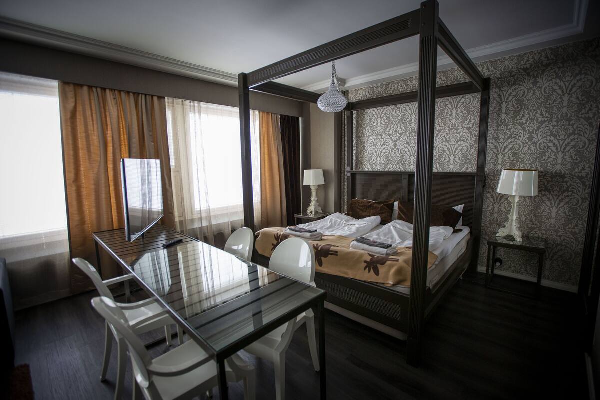 junior suite (double) | 1 bedroom, desk, soundproofing, iron/ironing board