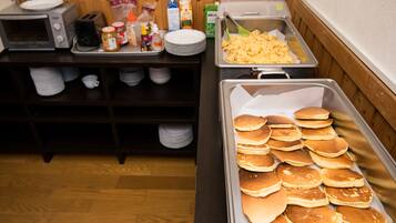 Free daily continental breakfast