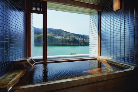 Deluxe Suite with Hot Spring Bath, 1 Bedroom, Non Smoking, River View (113) | Bathroom | Free toiletries, hair dryer, bathrobes, slippers